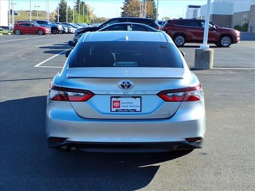 2022 Toyota Camry Hybrid LE