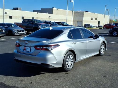2022 Toyota Camry Hybrid LE