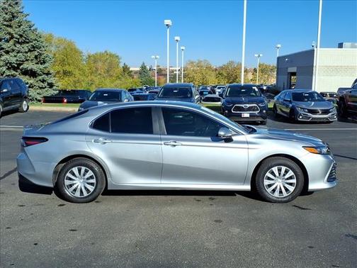 2022 Toyota Camry Hybrid LE