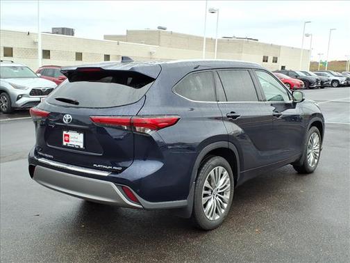 2022 Toyota Highlander Platinum