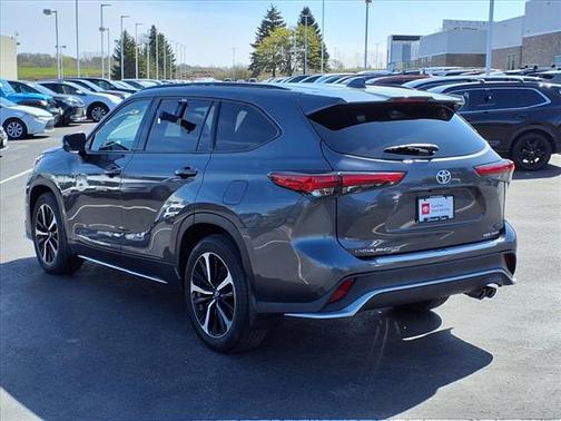 2022 Toyota Highlander XSE