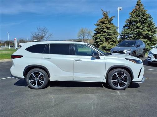 2022 Toyota Highlander XSE