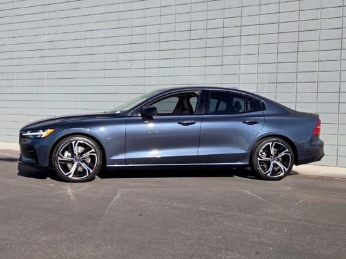 Denim Blue Metallic 2024 Volvo S60 B5 Plus Dark Theme