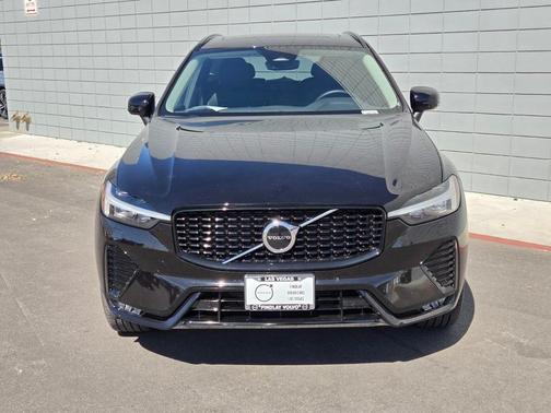 2025 Volvo XC60 B5 Core