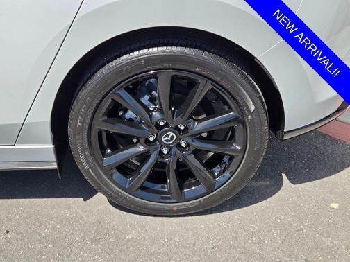 Ceramic Metallic 2025 Mazda Mazda3 FWD w/Select Package