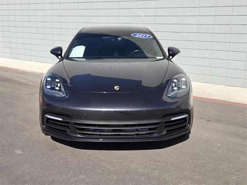 2017 Porsche Panamera 4