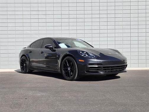 2017 Porsche Panamera 4
