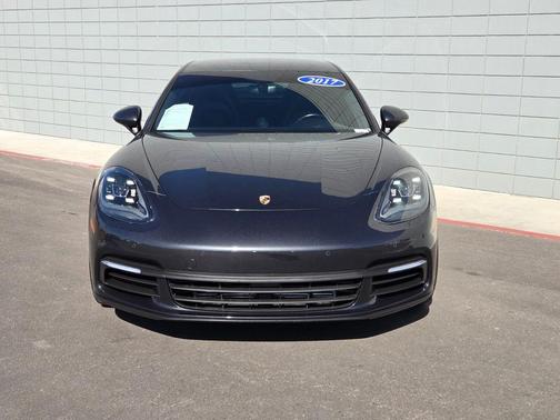 2017 Porsche Panamera 4
