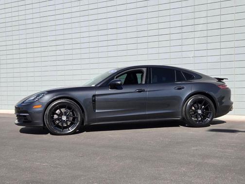 2017 Porsche Panamera 4