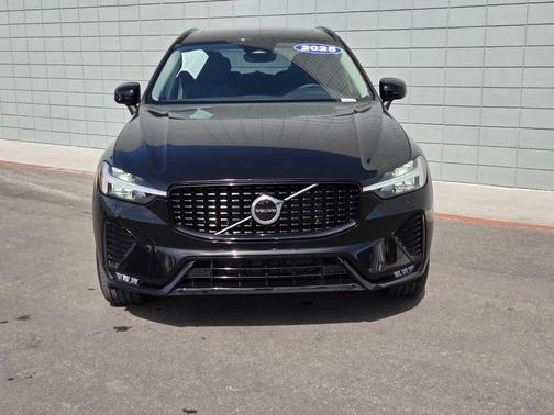 2025 Volvo XC60 B5 Core