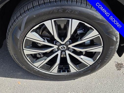 2025 Volvo XC60 B5 Core