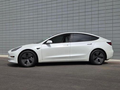 Pearl White Multi 2023 Tesla Model 3 Base