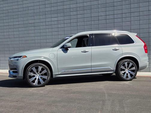 Metallic 2024 Volvo XC90 Recharge Plug-In Hybrid T8 Ultimate Bright Theme 7-Seater