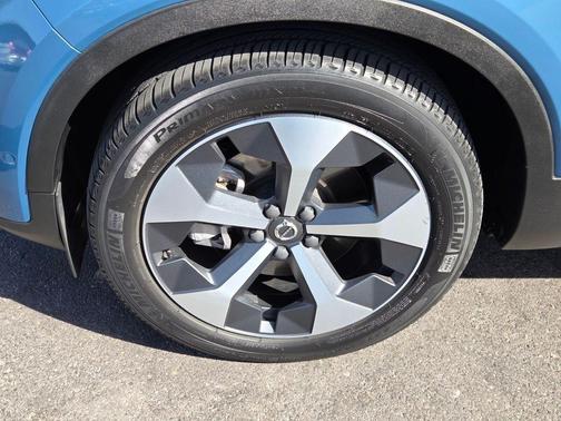 Blue Metallic 2023 Volvo XC40 B4 Ultimate Dark Theme