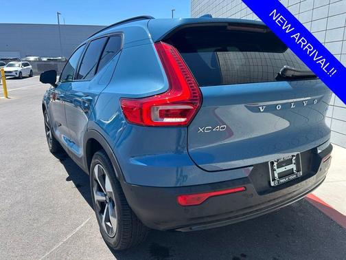 Blue Metallic 2023 Volvo XC40 B4 Ultimate Dark Theme