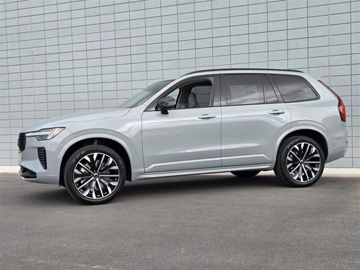 2026 Volvo XC90 B6 Ultra Dark Theme 7-Seater