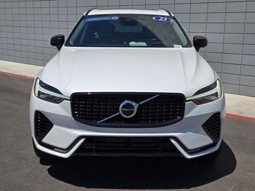 2023 Volvo XC60 Recharge Plug-In Hybrid T8 Ultimate Dark Theme
