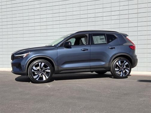 2026 Volvo XC40 B5 Ultra