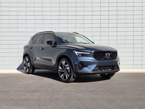 2026 Volvo XC40 B5 Ultra