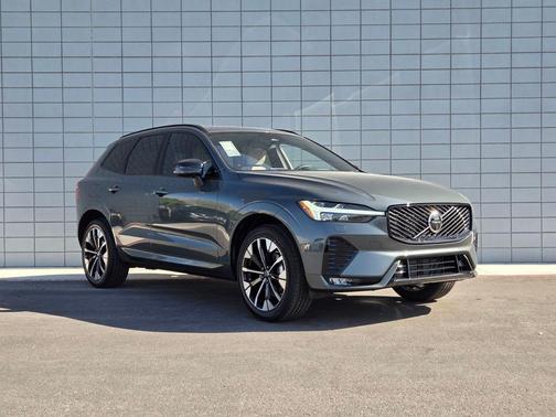 Forest Green 2026 Volvo XC60 B5 Plus