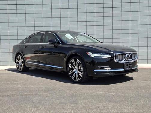 Onyx Black Metallic 2023 Volvo S90 B6 Plus