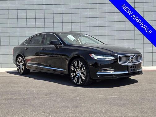 Onyx Black Metallic 2023 Volvo S90 B6 Plus