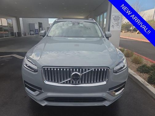 2024 Volvo XC90 B6 Plus Bright Theme 7-Seater