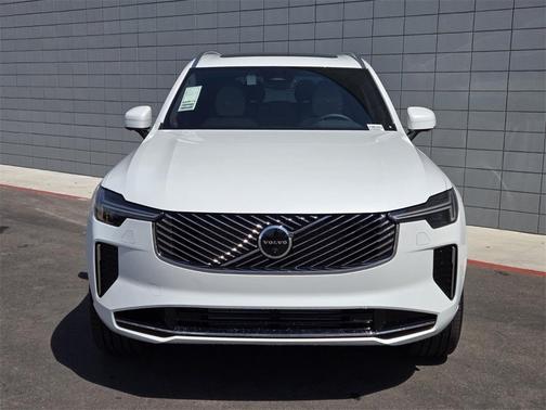 2025 Volvo XC90 Plug-In Hybrid T8 Plus 7-Seater