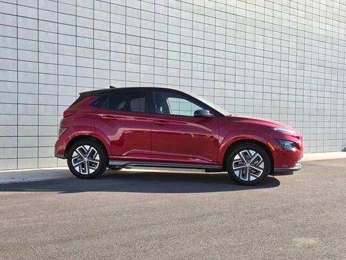 2022 Hyundai KONA EV SEL