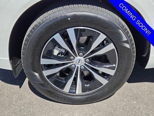 2025 Volvo XC60 B5 Core