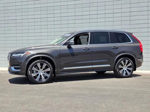 Platinum Gray Metallic 2024 Volvo XC90 Recharge Plug-In Hybrid T8 Ultimate Bright Theme 7-Seater