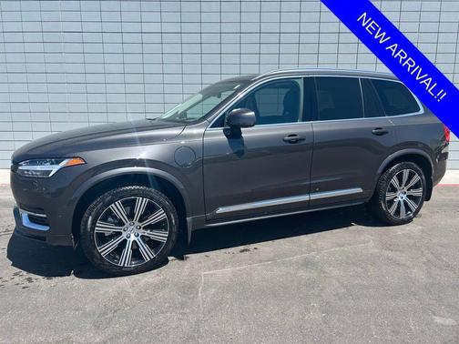 Platinum Gray Metallic 2024 Volvo XC90 Recharge Plug-In Hybrid T8 Ultimate Bright Theme 7-Seater