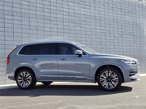 2024 Volvo XC90 Recharge Plug-In Hybrid T8 Plus Bright Theme 7 Passenger