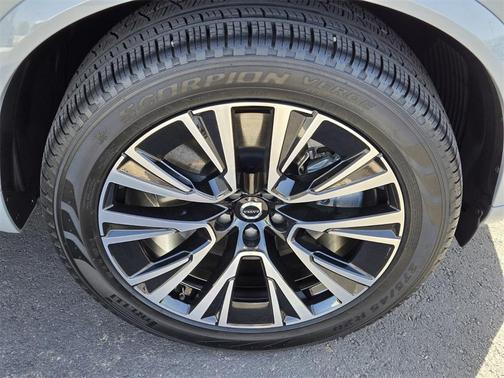 2024 Volvo XC90 Recharge Plug-In Hybrid T8 Plus Bright Theme 7 Passenger