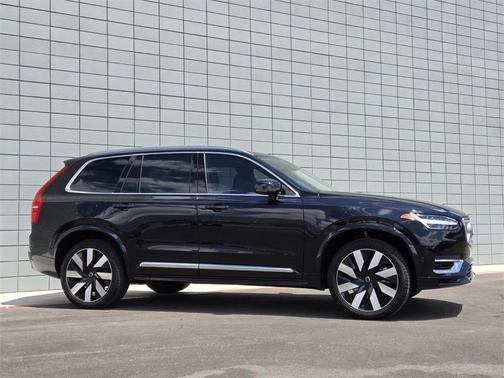 2025 Volvo XC90 Plug-In Hybrid T8 Plus 7-Seater