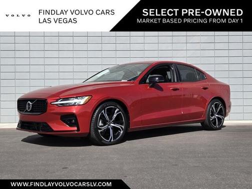 2024 Volvo S60 B5 Plus Dark Theme