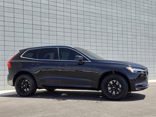 2021 Volvo XC60 T6 Momentum