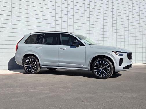 2026 Volvo XC90 B6 Ultra Dark Theme 7-Seater
