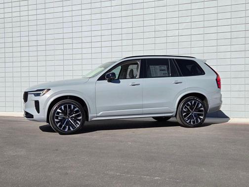 2026 Volvo XC90 B6 Ultra Dark Theme 7-Seater