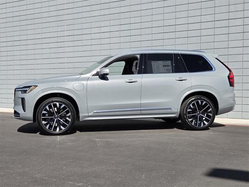 2026 Volvo XC90 Plug-In Hybrid T8 Plus 7-Seater