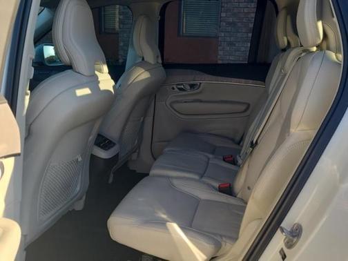 2024 Volvo XC90 B6 Ultimate Bright Theme 7-Seater