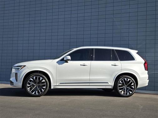 2025 Volvo XC90 B6 Plus 7-Seater