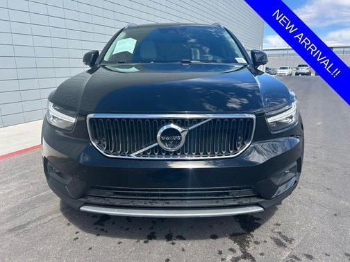 Blackstone 2021 Volvo XC40 T5 Momentum