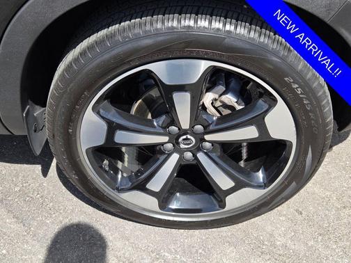 Blackstone 2021 Volvo XC40 T5 Momentum