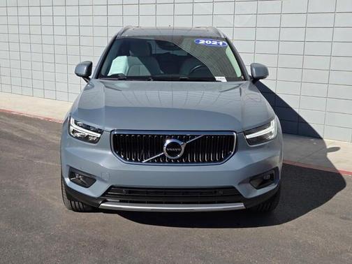 2021 Volvo XC40 T4 Momentum
