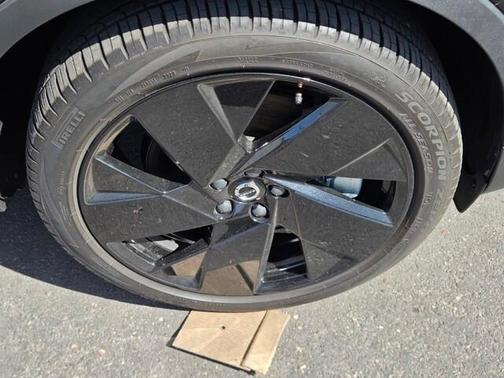 2025 Volvo EC40 TWIN EDITION