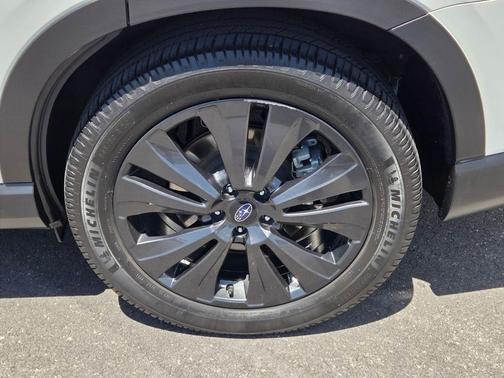 Crystal White Pearl 2022 Subaru Ascent Onyx Edition