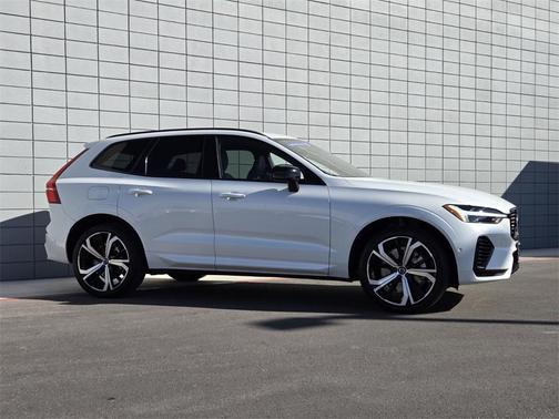 2022 Volvo XC60 Recharge Plug-In Hybrid T8 R-Design