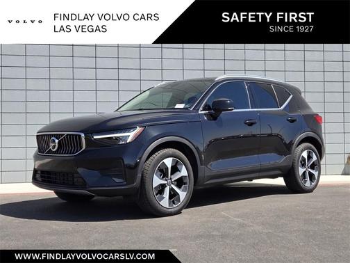 2025 Volvo XC40 B5 Core Bright Theme