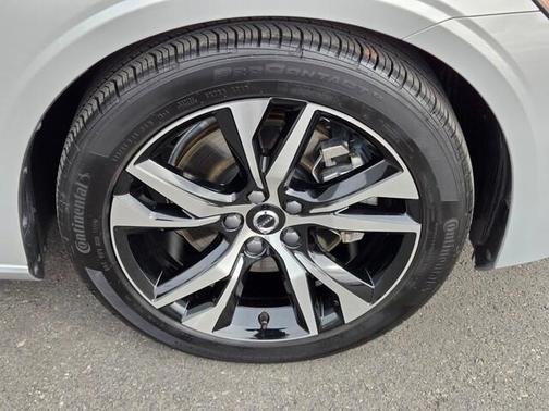 2024 Volvo S60 B5 Core Dark Theme